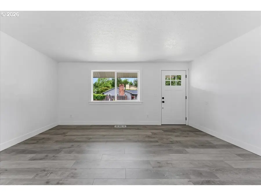 8970 SW Reiling St, Tigard, OR 97224 - #3