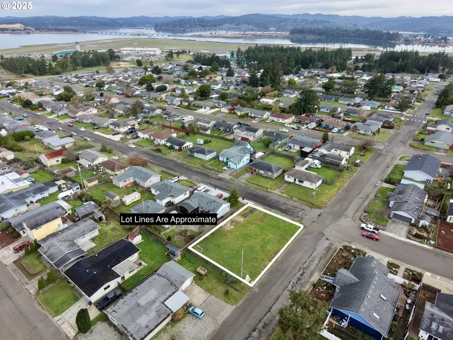 1796 Garfield St, North Bend, OR 97459 - Image #3