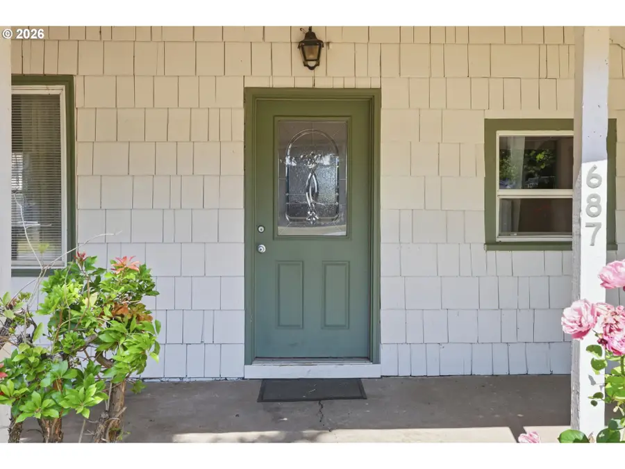687 Jefferson St, Lafayette, OR 97127 - #3