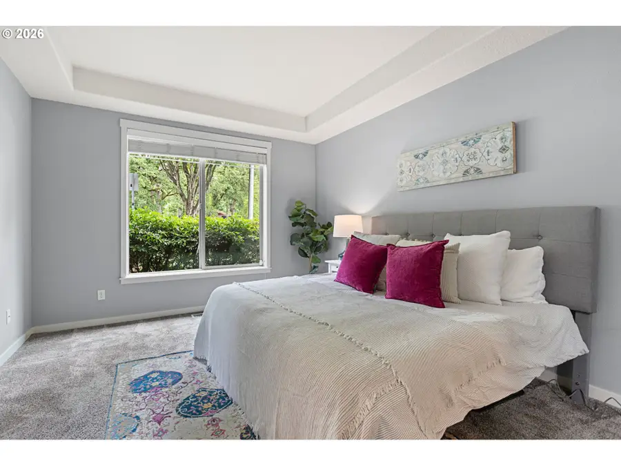 8988 SW Taylors Ferry Rd, Portland, OR 97223 - #3