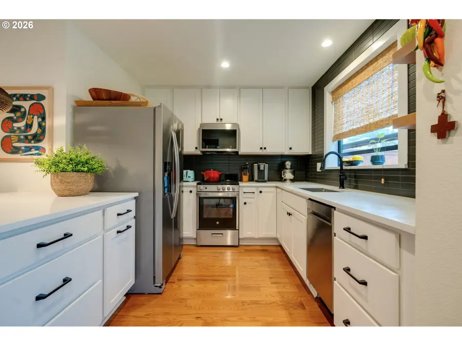 1420 SE Claybourne St #C, Portland, OR 97202 - #3