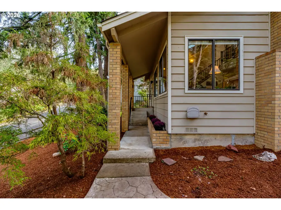 3320 Videra Dr, Eugene, OR 97405 - #3