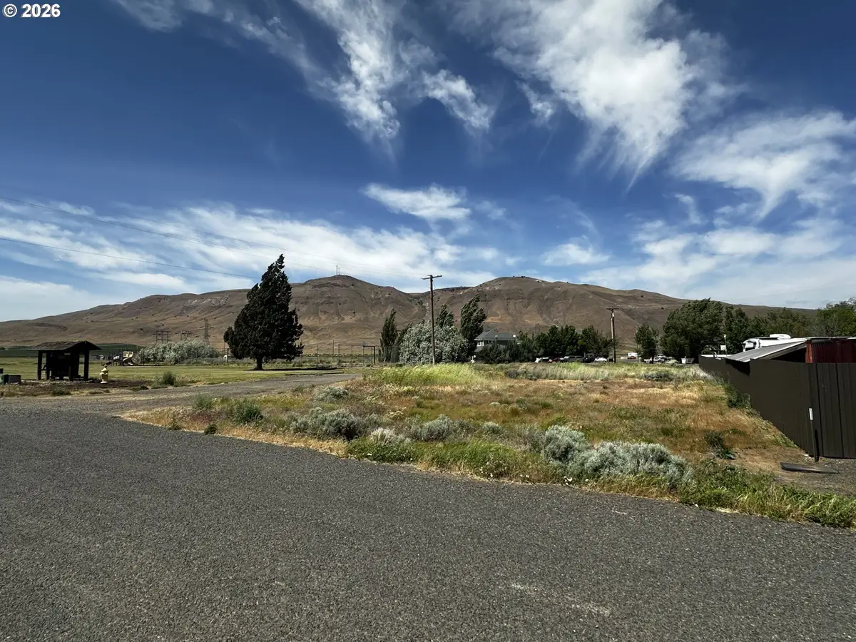 Locust St #18, Roosevelt, WA 99356 - #1