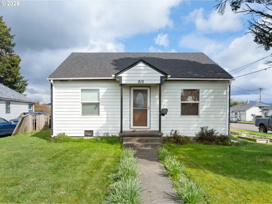 1806 10th St, Tillamook, OR 97141 - #2