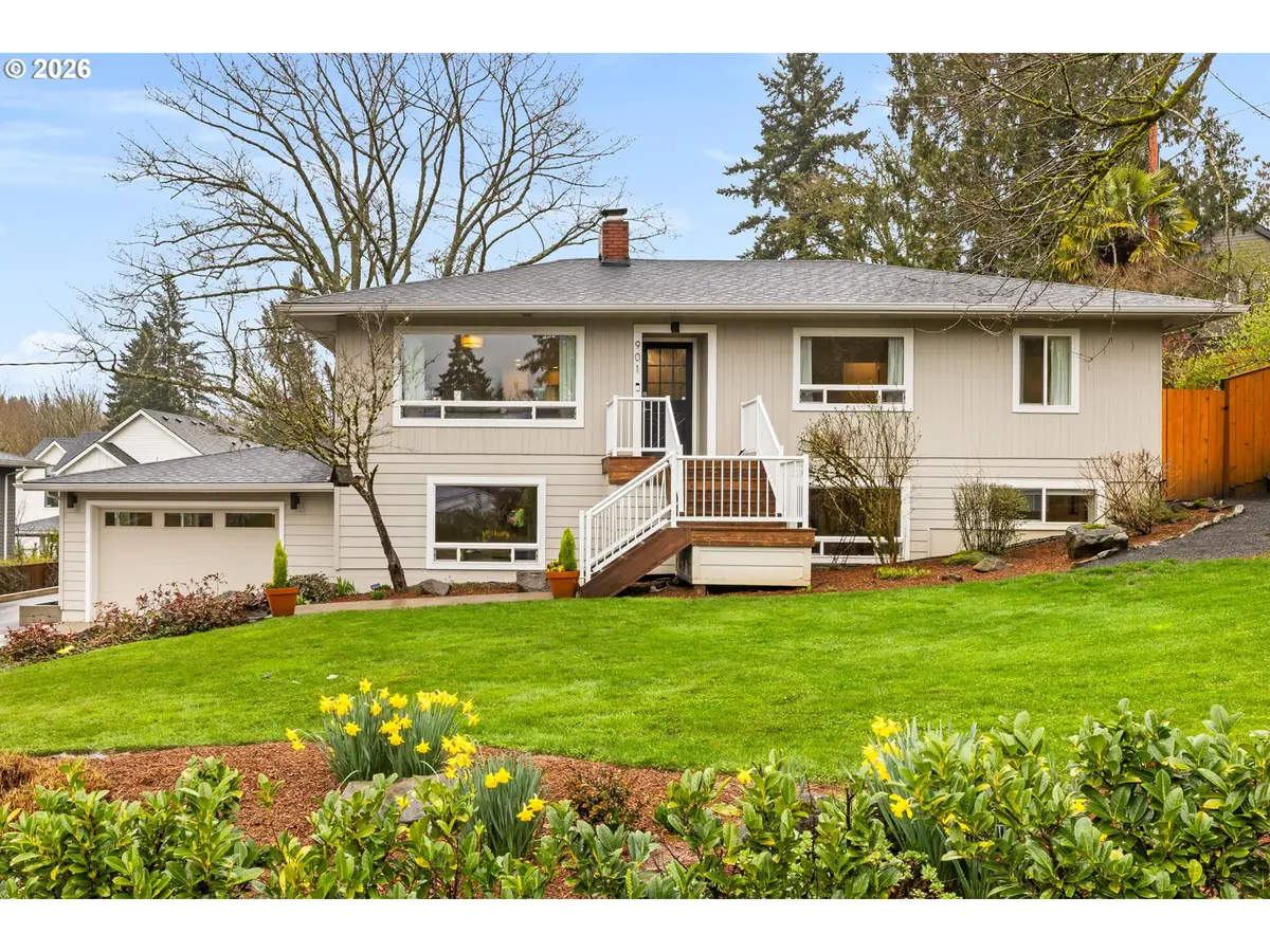 901 SW Maplecrest Ct, Portland, OR 97219 - #1