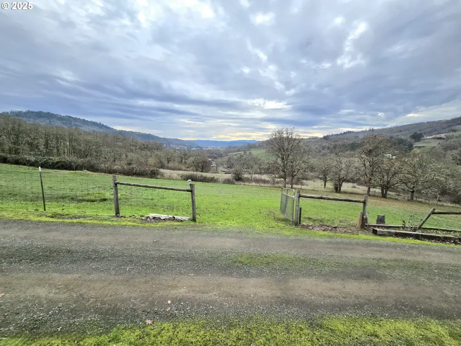 0 Fairhill Dr, Roseburg, OR 97471 - #2