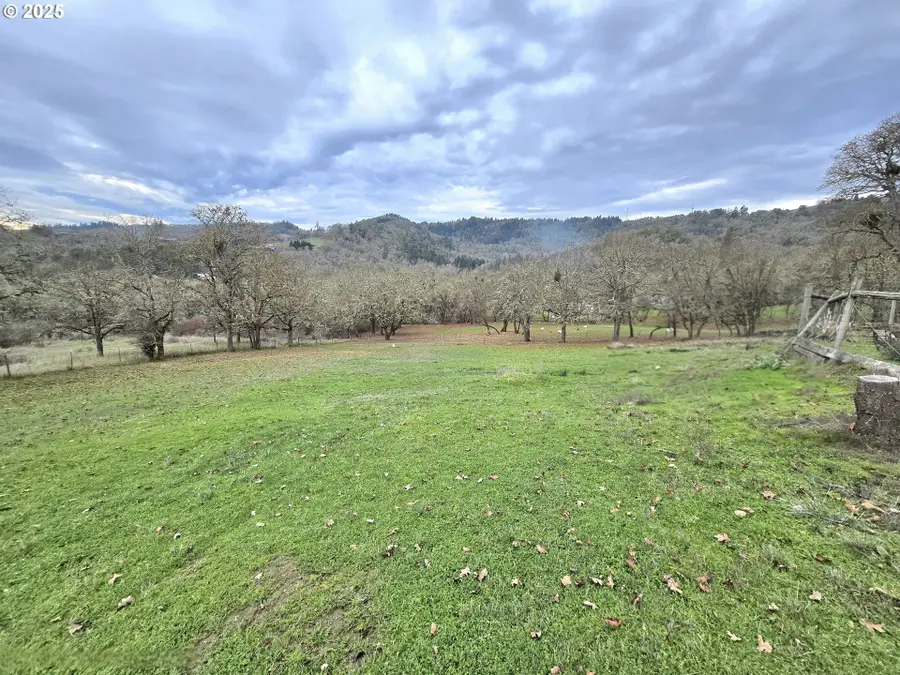 0 Fairhill Dr, Roseburg, OR 97471 - #3