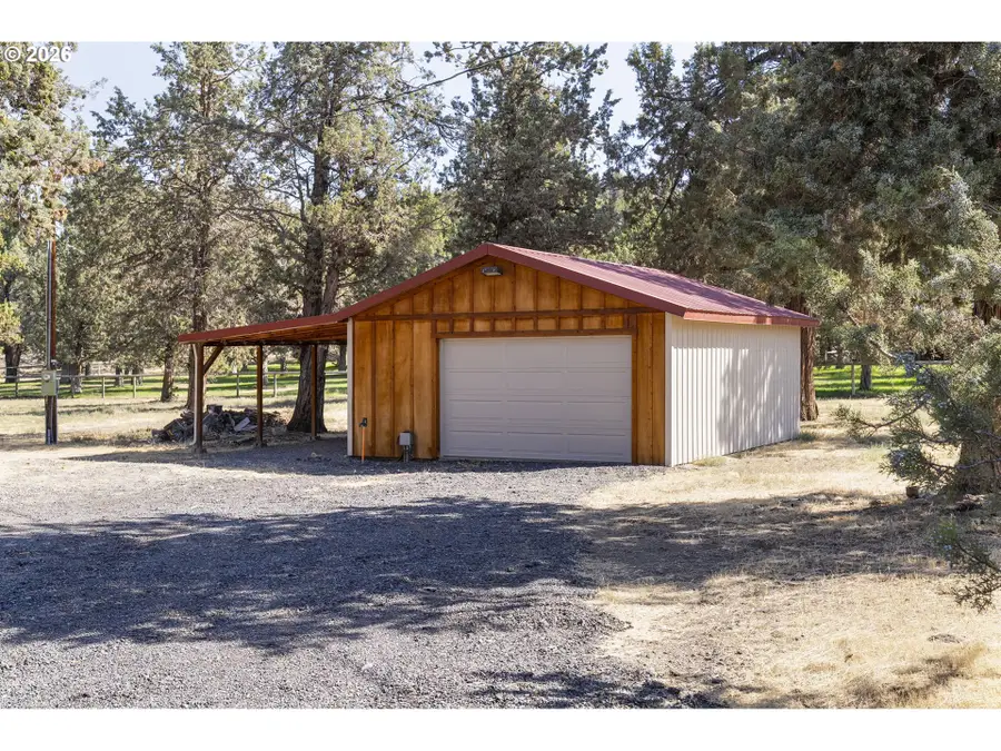 17500 Forked Horn Dr, Sisters, OR 97759 - #2