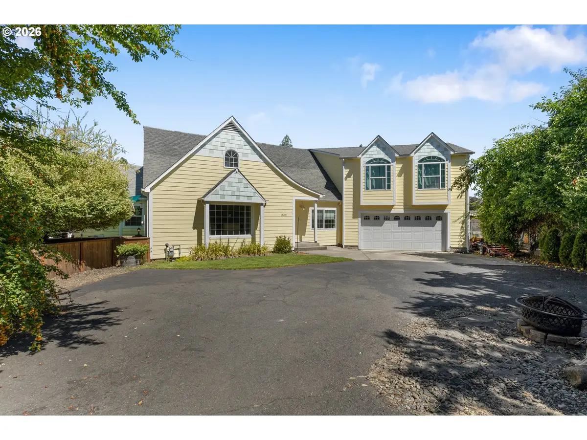1562 NW Calkins Ave, Roseburg, OR 97471 - #1