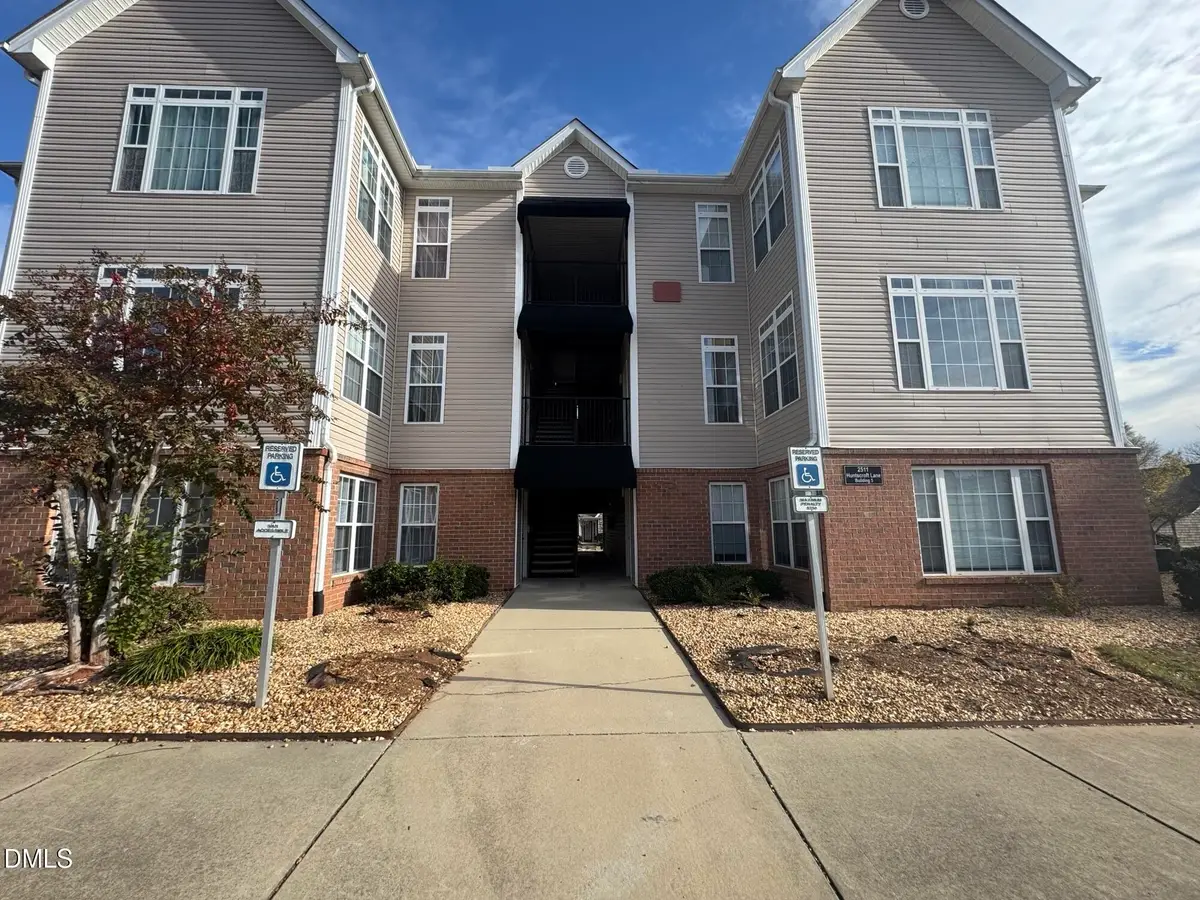 2511 Huntscroft Lane #101, Raleigh, NC 27617 - Image #1