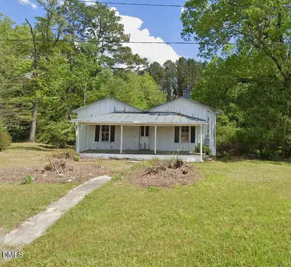 404 N Wilson Street, Walstonburg, NC 27888