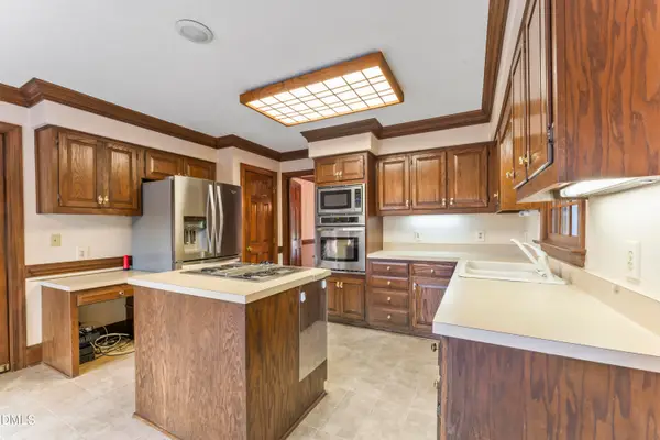 909 Willow Run South Drive, Raleigh, NC 27615