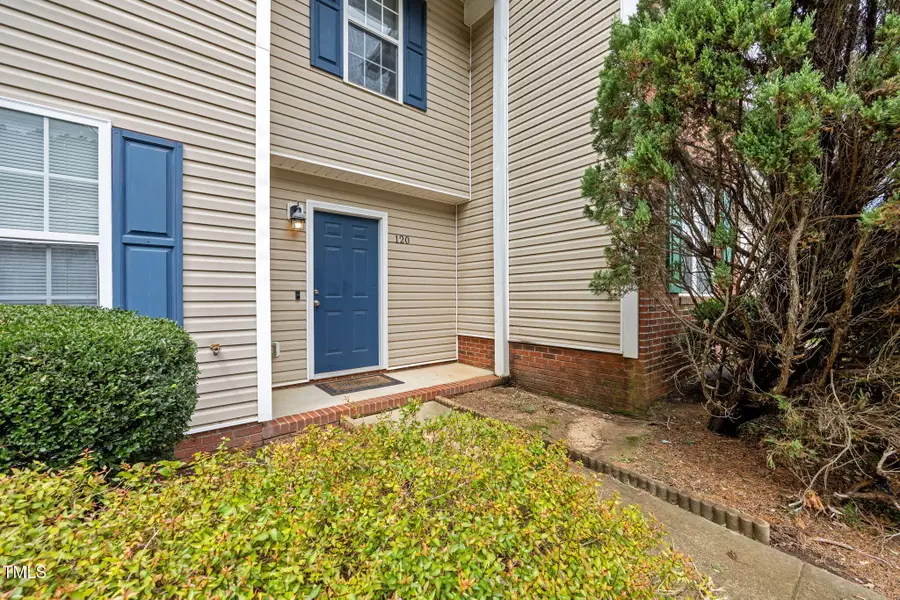 120 Blackthorne Court, Clayton, NC 27520 - Image #3