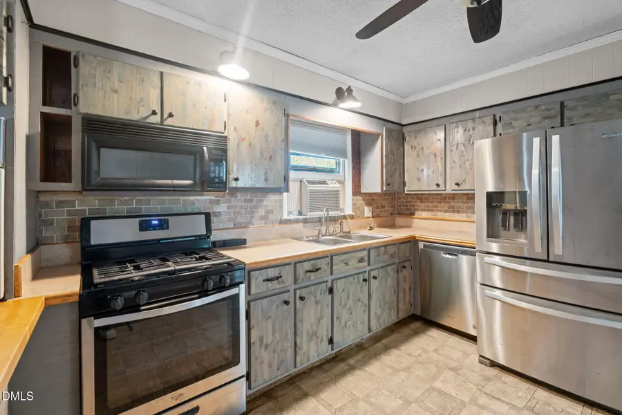 2934 Academy Street, Sanford, NC 27332 - Image #3