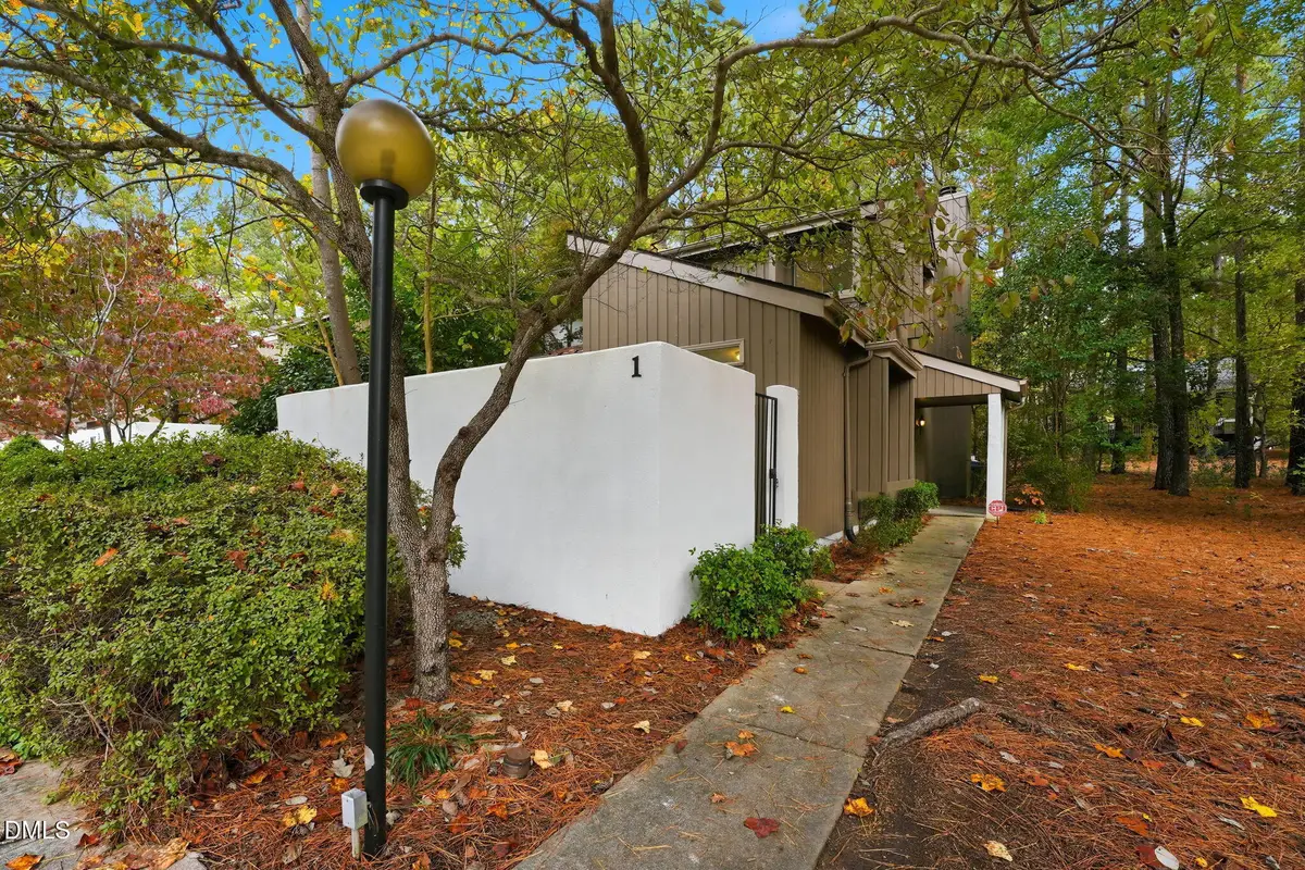 1 Vauxhall Place, Chapel Hill, NC 27517 - Image #1