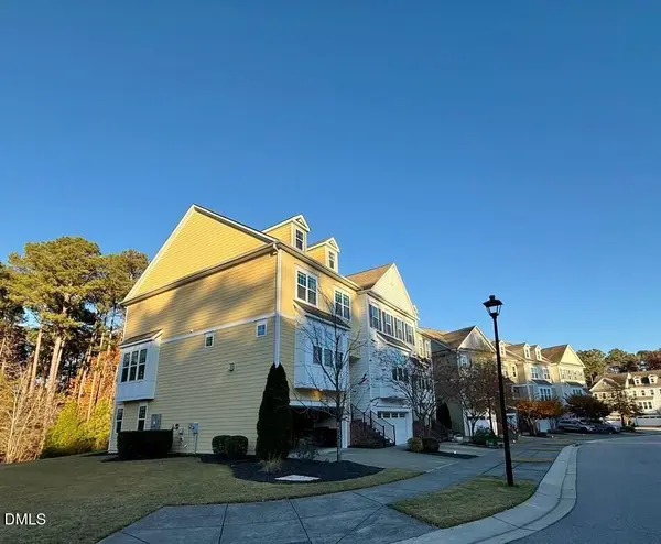 634 Edgewater Ridge Court, Apex, NC 27523