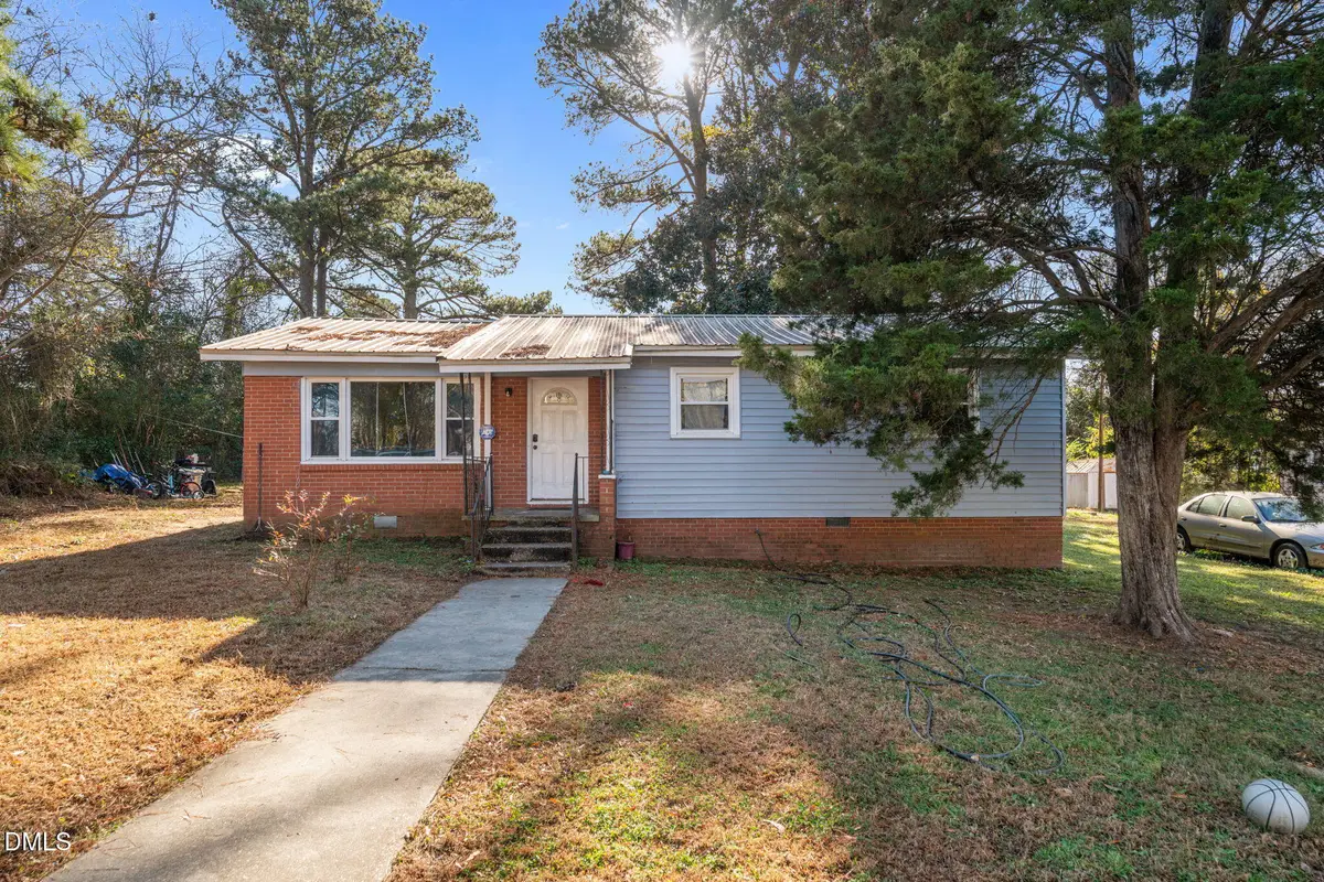 895 Sommers Street, Sanford, NC 27330 - Image #1