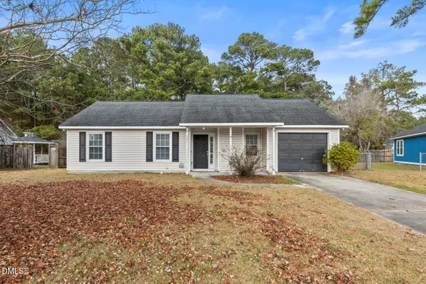121 Hunting Green Drive, Jacksonville, NC 28546