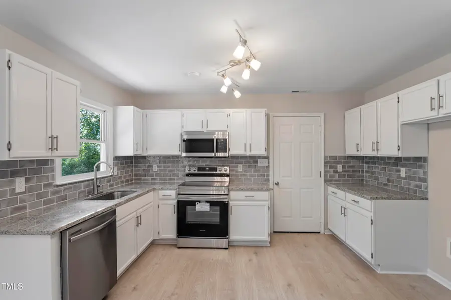 4332 Falls Drive, Hope Mills, NC 28348 - Image #3