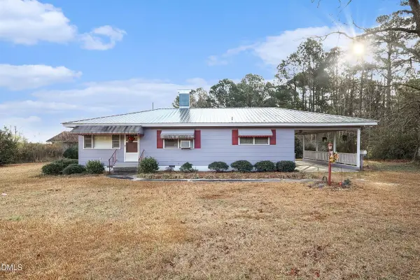 1249 Fann School Road, Salemburg, NC 28385