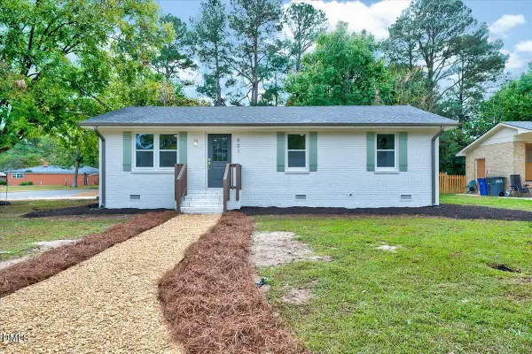 601 W Walnut Street, Selma, NC 27576