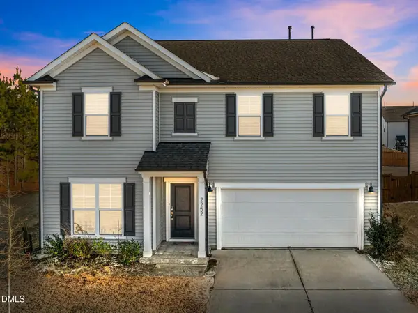 2252 Fairway Green Drive, Fuquay Varina, NC 27526