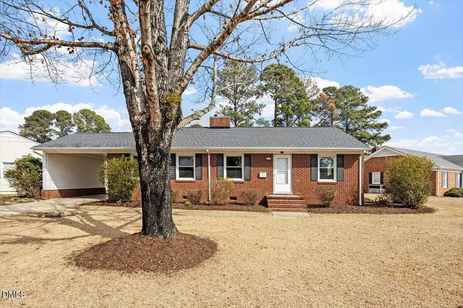 606 W Harnett Street, Benson, NC 27504 - #3