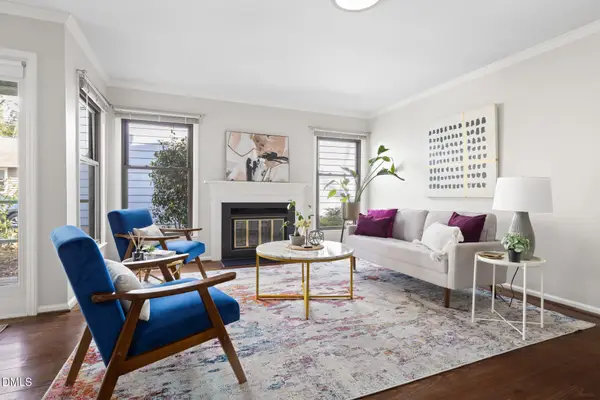 10 Lark Circle, Chapel Hill, NC 27517