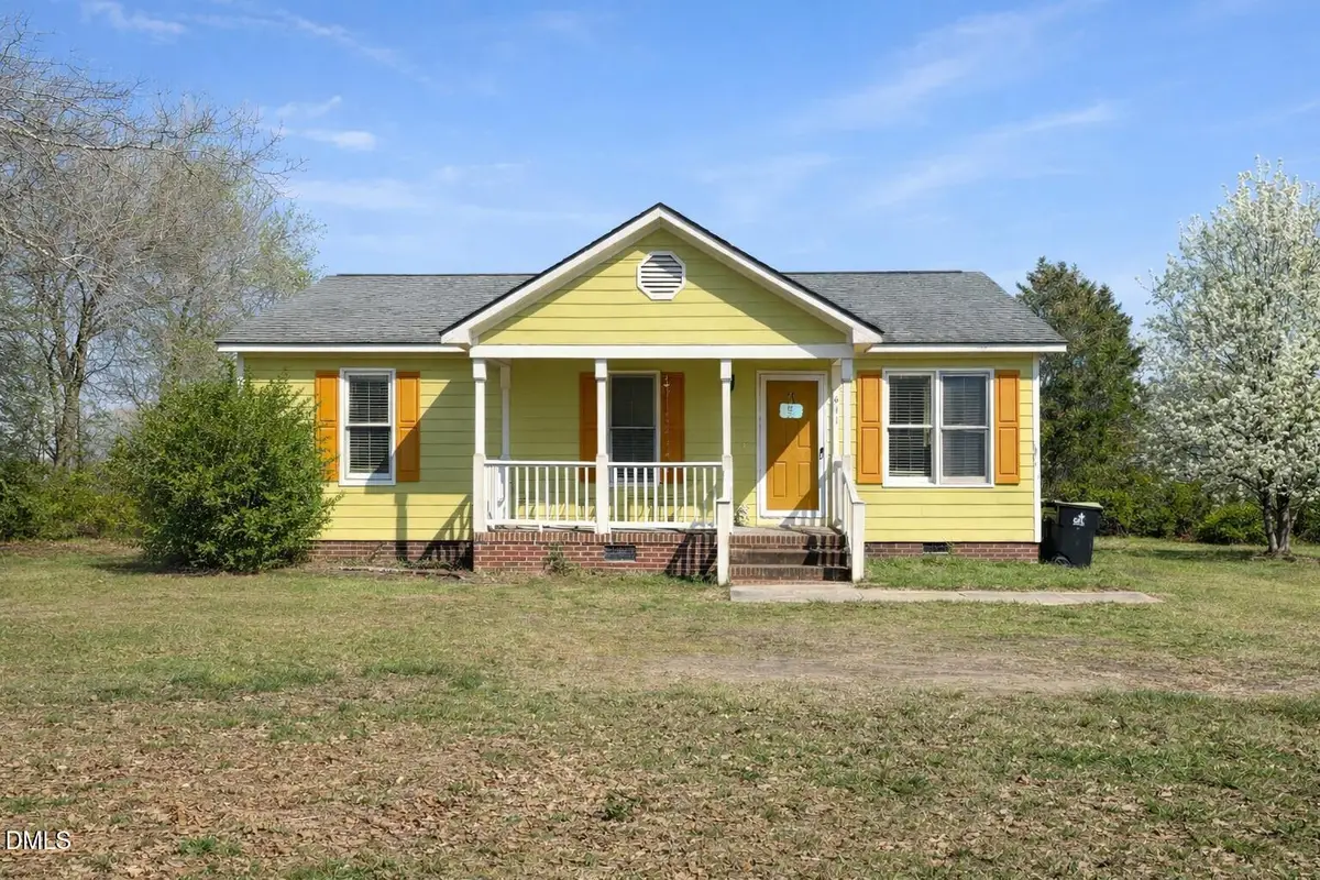 611 S Wakefield Street, Zebulon, NC 27597 - #1