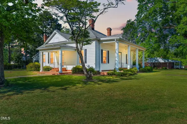 301 E Stanley Street, Four Oaks, NC 27524