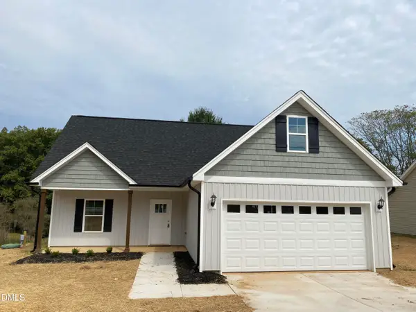 409 E Lee Avenue, Yadkinville, NC 27055