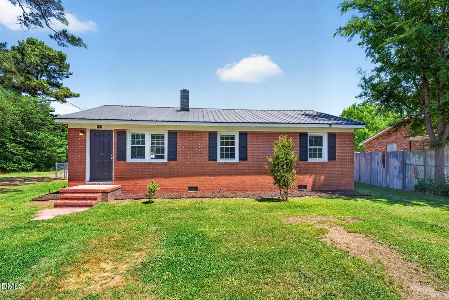 407 E Pearsall Street, Dunn, NC 28334 - #2