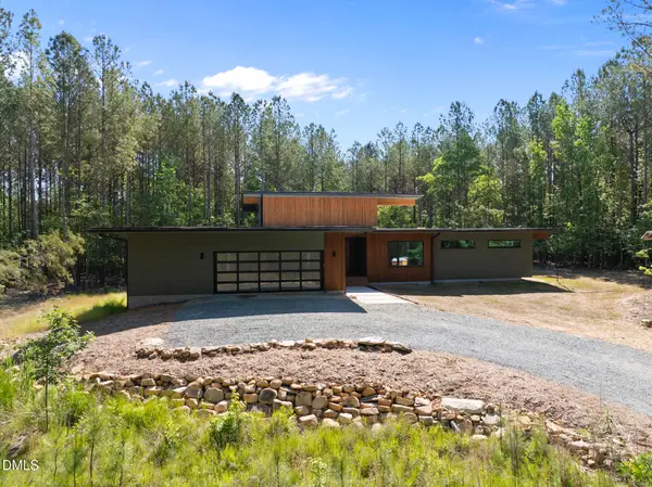 4637 Array Drive, Chapel Hill, NC 27516