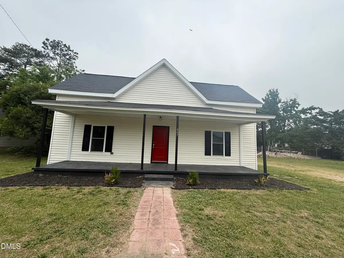 407 N King Avenue, Dunn, NC 28334 - #1