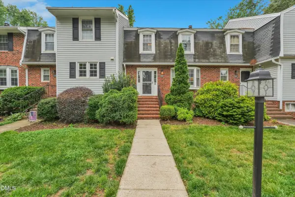 918 Hampshire Court, Cary, NC 27511