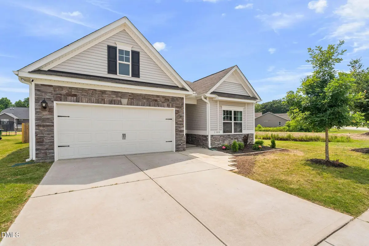 1300 London Meadow Way, Fuquay Varina, NC 27526 - #1