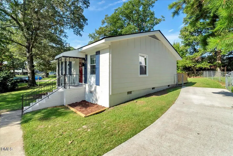 120 Southgate Drive, Roanoke Rapids, NC 27870 - #2
