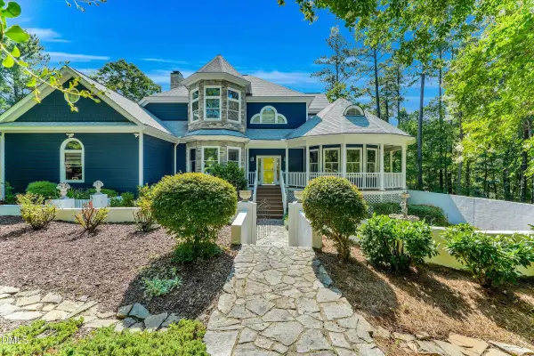 7804 Umstead Forest Drive, Raleigh, NC 27612