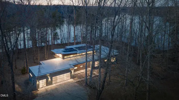928 Shorefront Lane, Hillsborough, NC 27278