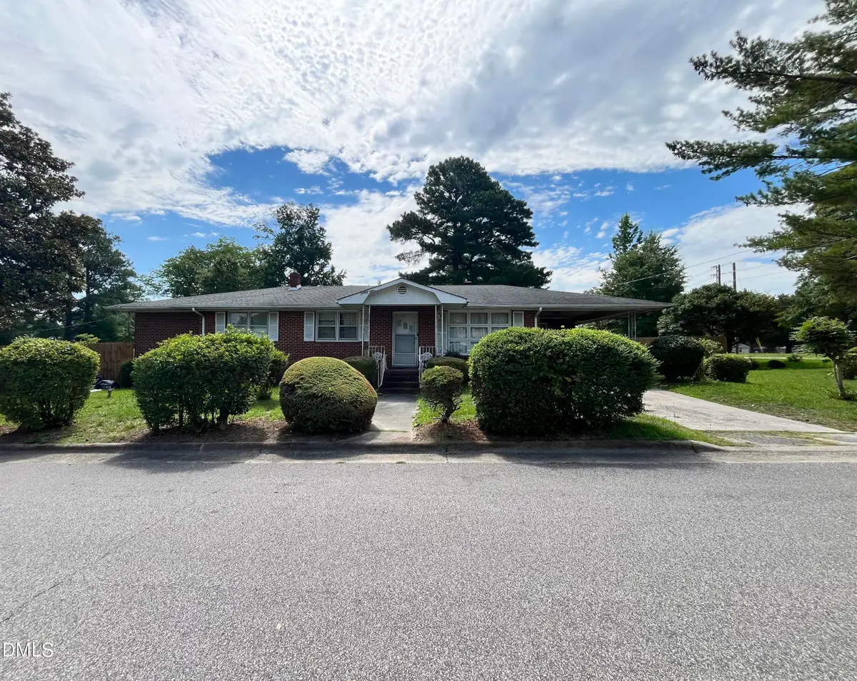 612 W Noble Street, Selma, NC 27576 - #1