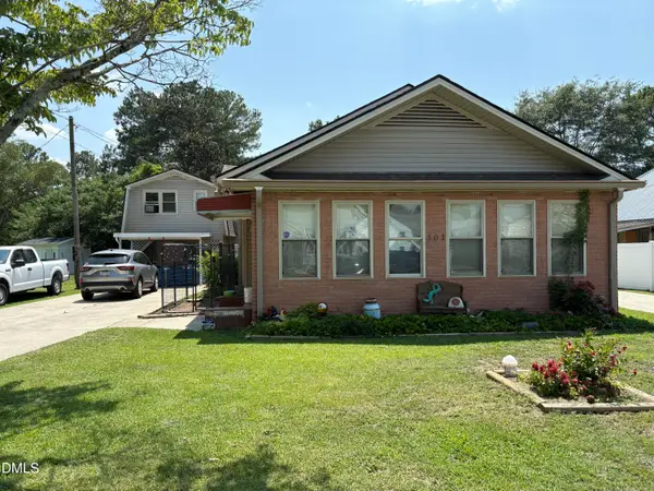 307 W Canary Street, Dunn, NC 28334