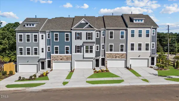 10918 Berry Woods Lane, Raleigh, NC 27617