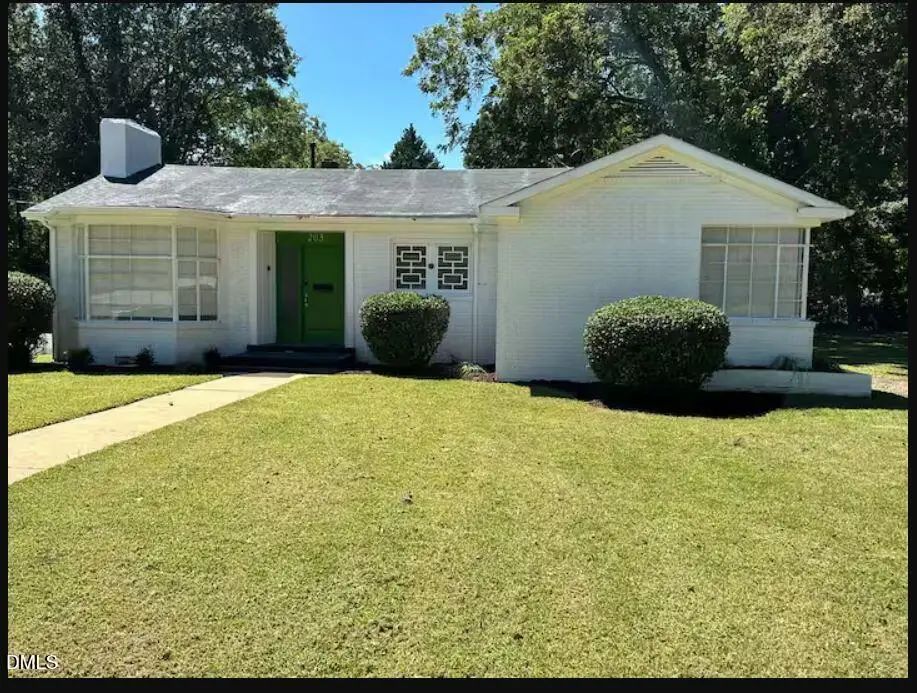 203 W Rockspring Street, Henderson, NC 27536 - #1