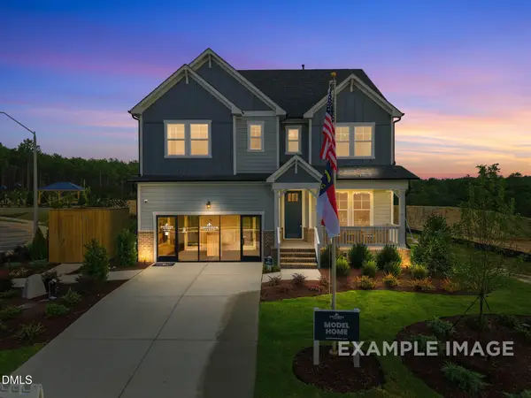 563 Whinfield Place, Aberdeen, NC 28315
