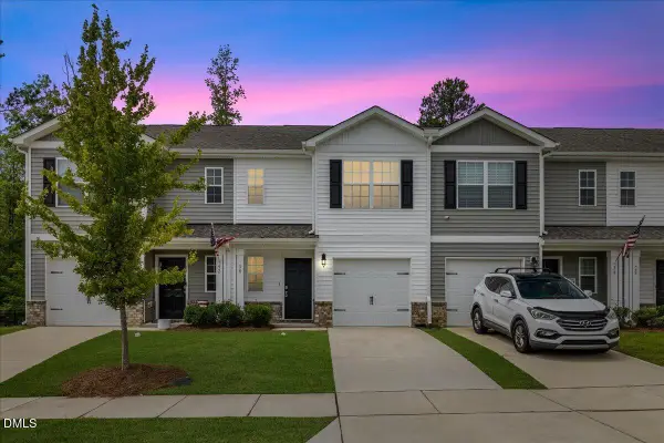 38 March Creek Drive, Fuquay Varina, NC 27526
