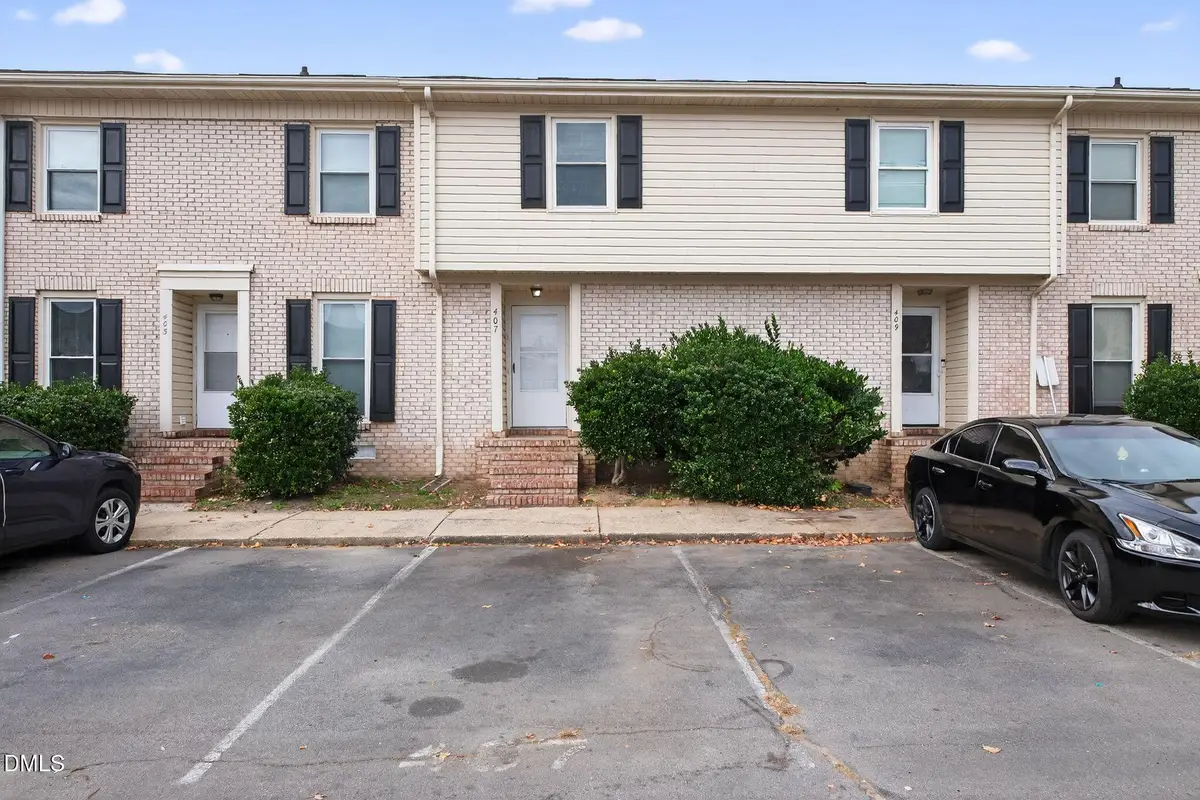 407 Kirkcaldy Court, Fayetteville, NC 28314 - #1