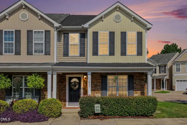 1925 Grassy Banks Drive, Raleigh, NC 27610