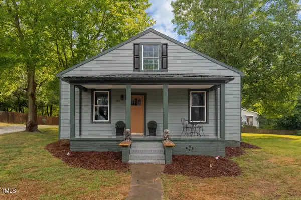 301 W Hill Avenue, Hillsborough, NC 27278