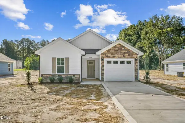 312 E Howard Street, Roseboro, NC 28382