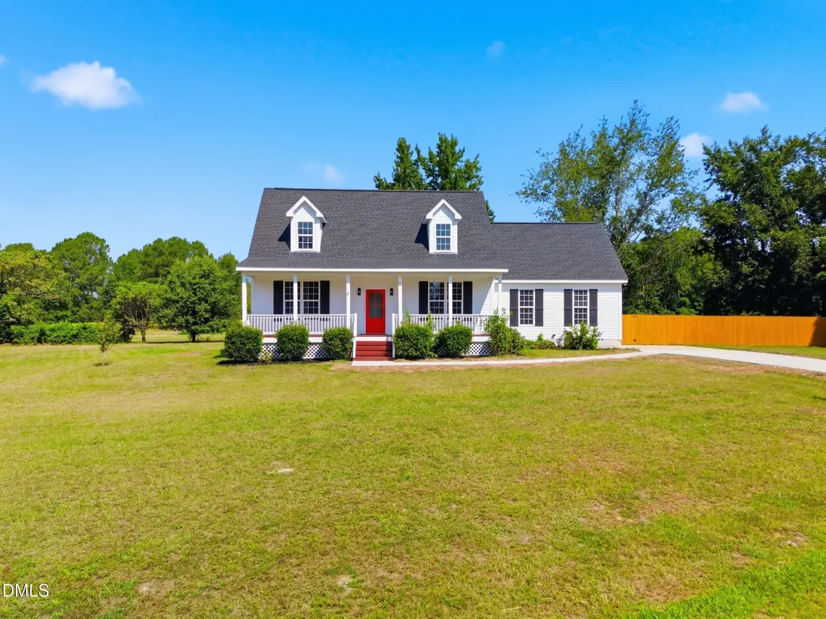 15 Davis Cir Drive, Zebulon, NC 27597 - #1